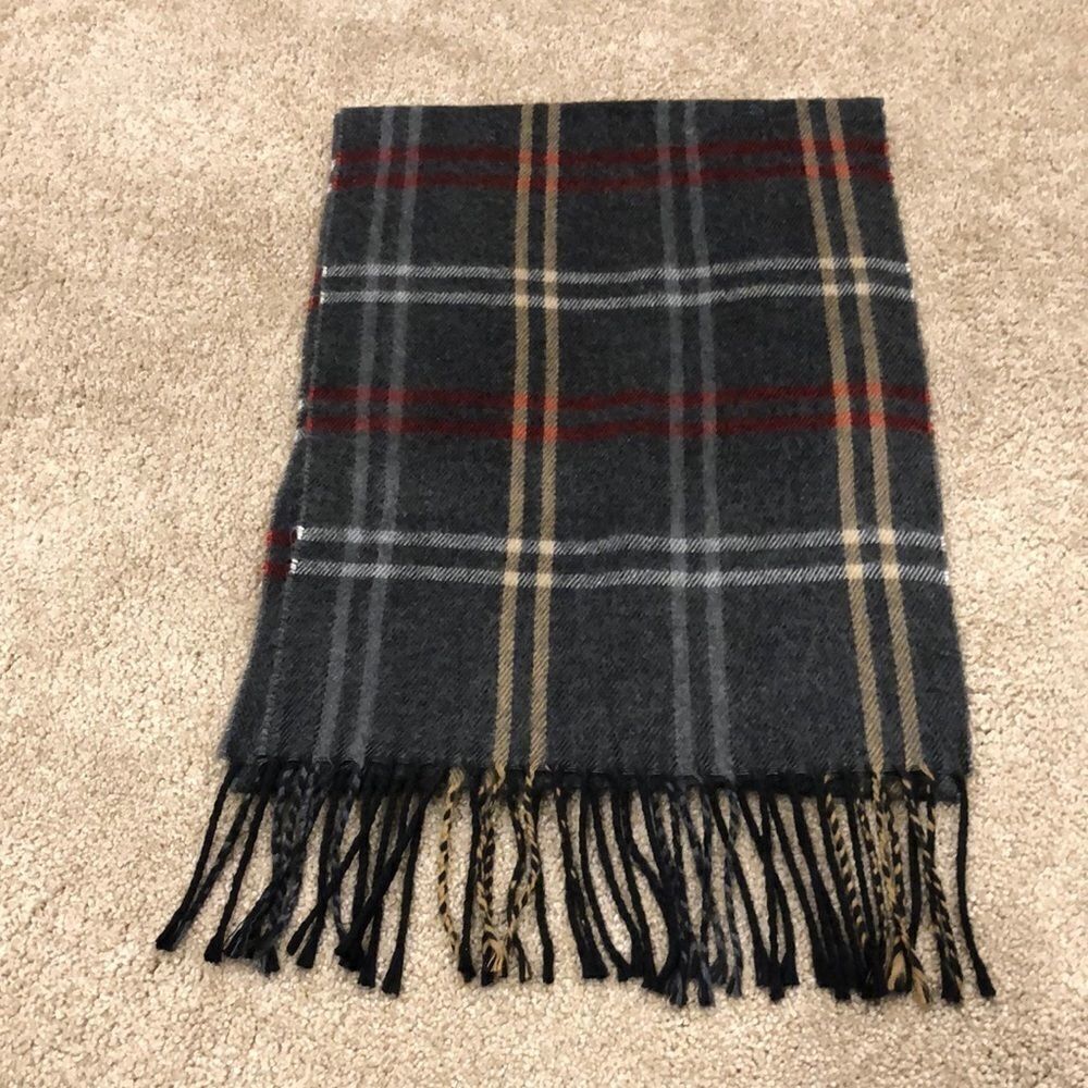 Cejon unisex soft plaid scarf Italian made.